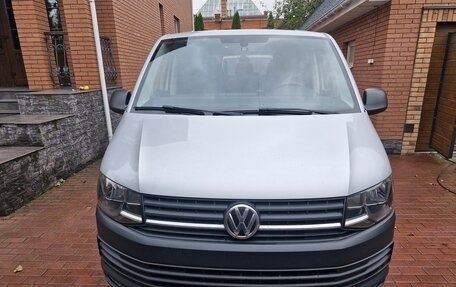 Volkswagen Caravelle T6 рестайлинг, 2015 год, 2 600 000 рублей, 9 фотография