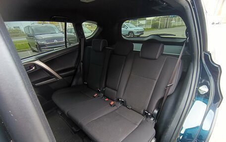 Toyota RAV4, 2019 год, 2 690 000 рублей, 16 фотография