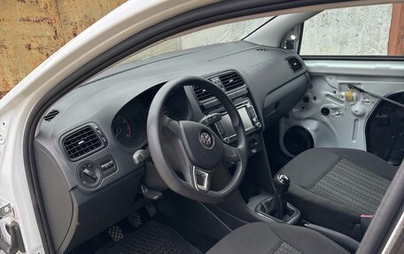 Volkswagen Polo VI (EU Market), 2017 год, 250 000 рублей, 2 фотография