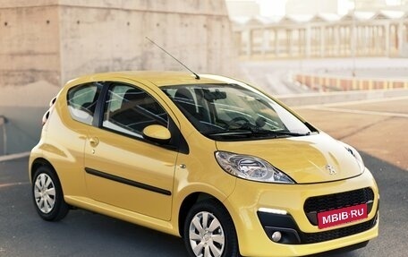 Peugeot 107 I рестайлинг, 2012 год, 395 000 рублей, 1 фотография