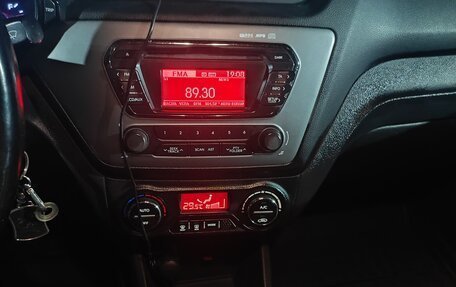 KIA Rio III рестайлинг, 2014 год, 1 100 000 рублей, 5 фотография