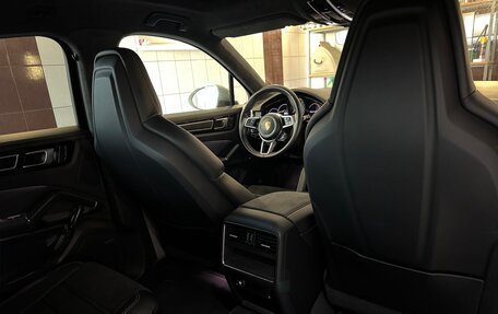 Porsche Cayenne III, 2022 год, 18 500 000 рублей, 9 фотография