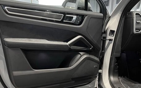 Porsche Cayenne III, 2022 год, 18 500 000 рублей, 13 фотография