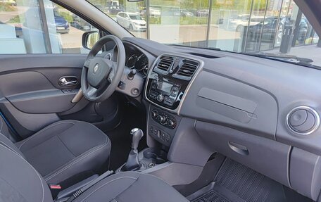 Renault Logan II, 2015 год, 859 800 рублей, 13 фотография