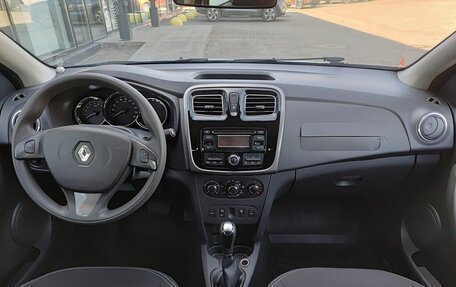 Renault Logan II, 2015 год, 859 800 рублей, 17 фотография