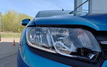 Renault Logan II, 2015 год, 859 800 рублей, 21 фотография
