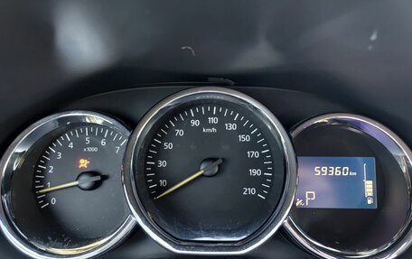 Renault Logan II, 2015 год, 859 800 рублей, 16 фотография