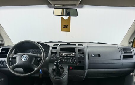 Volkswagen Transporter T5 рестайлинг, 2006 год, 850 000 рублей, 10 фотография