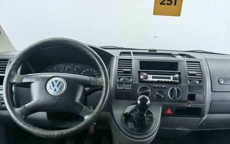 Volkswagen Transporter T5 рестайлинг, 2006 год, 850 000 рублей, 11 фотография