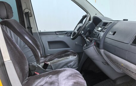 Volkswagen Transporter T5 рестайлинг, 2006 год, 850 000 рублей, 15 фотография