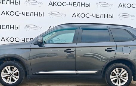 Mitsubishi Outlander III рестайлинг 3, 2022 год, 2 600 000 рублей, 2 фотография