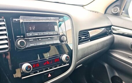 Mitsubishi Outlander III рестайлинг 3, 2022 год, 2 600 000 рублей, 14 фотография