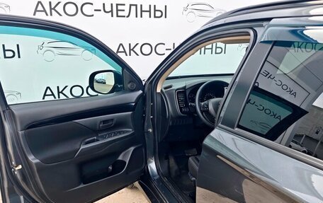 Mitsubishi Outlander III рестайлинг 3, 2022 год, 2 600 000 рублей, 25 фотография