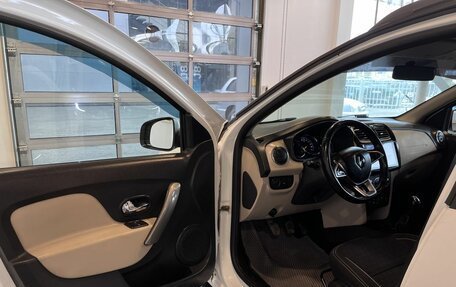 Renault Logan II, 2019 год, 1 040 000 рублей, 21 фотография
