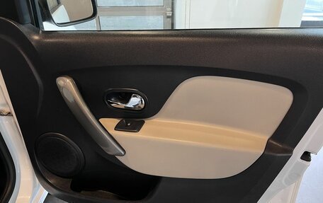Renault Logan II, 2019 год, 1 040 000 рублей, 28 фотография
