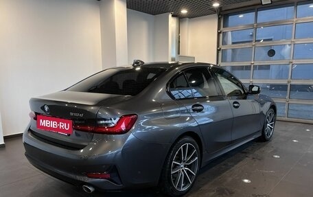 BMW 3 серия, 2021 год, 3 200 000 рублей, 3 фотография