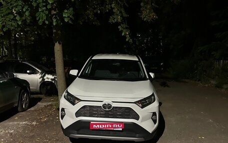 Toyota RAV4, 2020 год, 3 100 000 рублей, 1 фотография