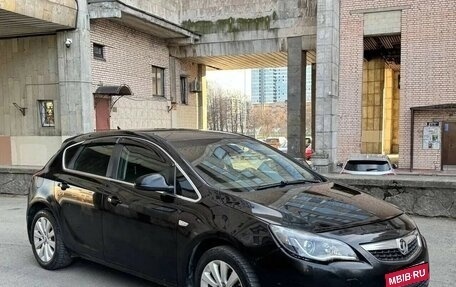 Opel Astra J, 2011 год, 570 000 рублей, 1 фотография