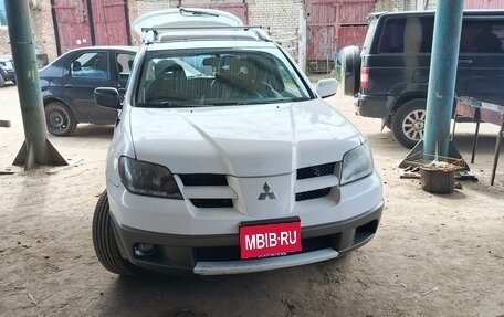 Mitsubishi Outlander III рестайлинг 3, 2002 год, 450 000 рублей, 1 фотография