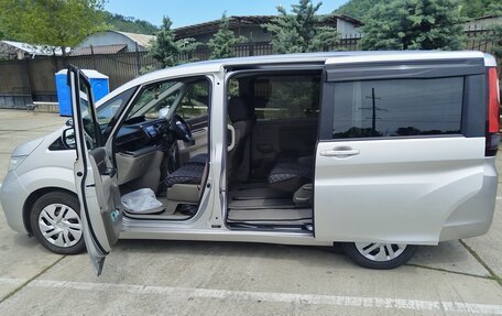 Honda Stepwgn IV, 2017 год, 1 720 000 рублей, 4 фотография