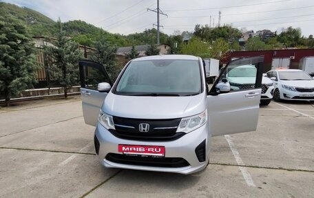 Honda Stepwgn IV, 2017 год, 1 720 000 рублей, 2 фотография