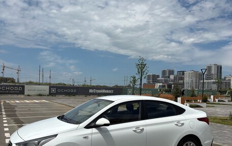 Hyundai Solaris II рестайлинг, 2017 год, 879 000 рублей, 3 фотография