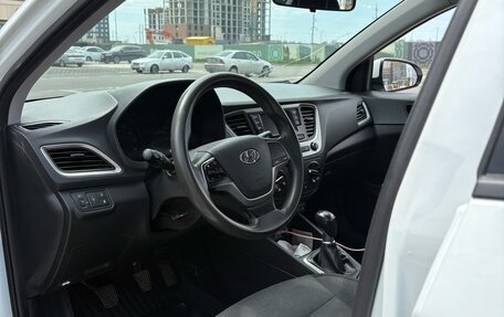 Hyundai Solaris II рестайлинг, 2017 год, 879 000 рублей, 11 фотография