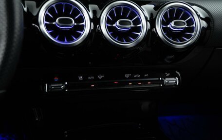 Mercedes-Benz CLA, 2019 год, 3 298 999 рублей, 16 фотография