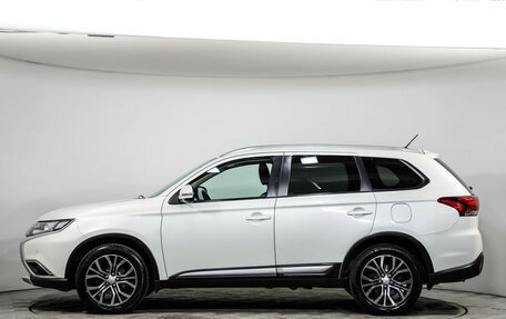 Mitsubishi Outlander III рестайлинг 3, 2015 год, 1 849 000 рублей, 8 фотография