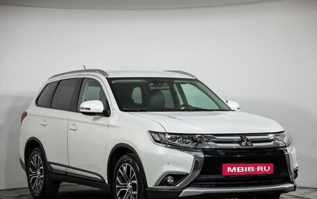 Mitsubishi Outlander III рестайлинг 3, 2015 год, 1 849 000 рублей, 3 фотография