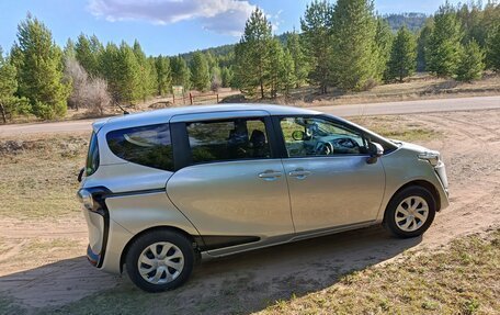 Toyota Sienta II, 2018 год, 1 250 000 рублей, 10 фотография