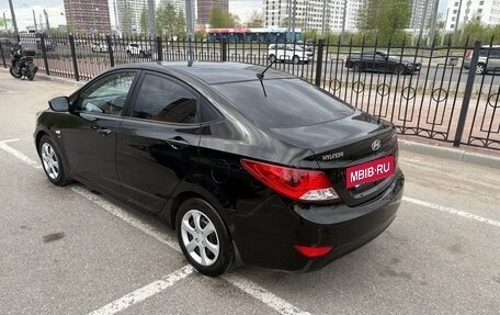 Hyundai Solaris II рестайлинг, 2011 год, 870 000 рублей, 4 фотография