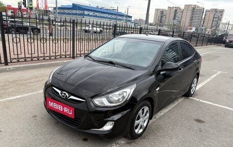 Hyundai Solaris II рестайлинг, 2011 год, 870 000 рублей, 2 фотография