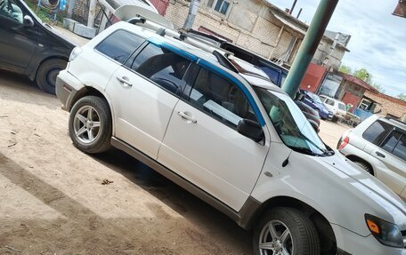 Mitsubishi Outlander III рестайлинг 3, 2002 год, 450 000 рублей, 2 фотография