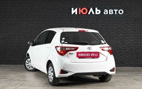 Toyota Vitz, 2019 год, 1 200 000 рублей, 6 фотография