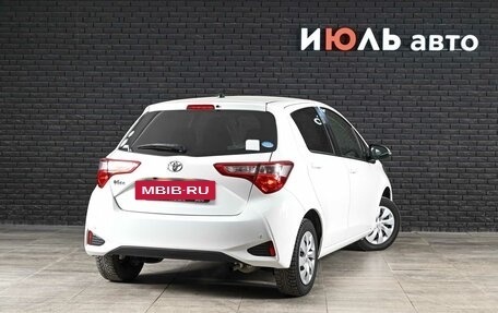 Toyota Vitz, 2019 год, 1 200 000 рублей, 4 фотография
