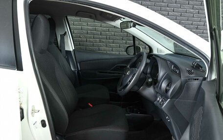 Toyota Vitz, 2019 год, 1 200 000 рублей, 10 фотография