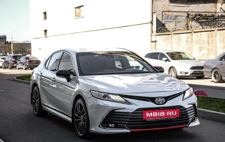 Toyota Camry, 2021 год, 3 689 000 рублей, 5 фотография