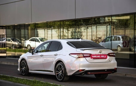 Toyota Camry, 2021 год, 3 689 000 рублей, 8 фотография
