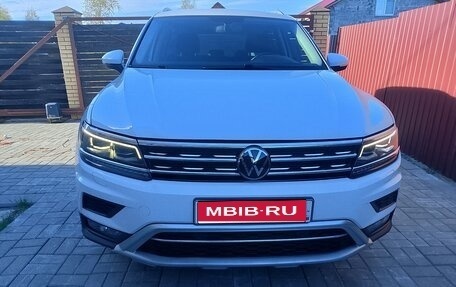 Volkswagen Tiguan II, 2018 год, 1 679 000 рублей, 1 фотография