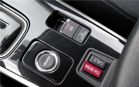 Mitsubishi Outlander III рестайлинг 3, 2019 год, 2 600 000 рублей, 6 фотография