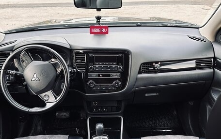 Mitsubishi Outlander III рестайлинг 3, 2019 год, 2 600 000 рублей, 3 фотография