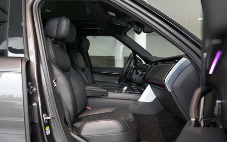 Land Rover Range Rover IV рестайлинг, 2022 год, 14 000 000 рублей, 6 фотография