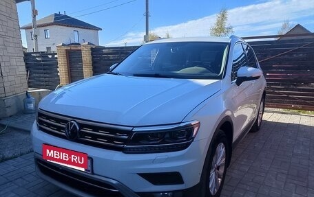 Volkswagen Tiguan II, 2018 год, 1 679 000 рублей, 8 фотография