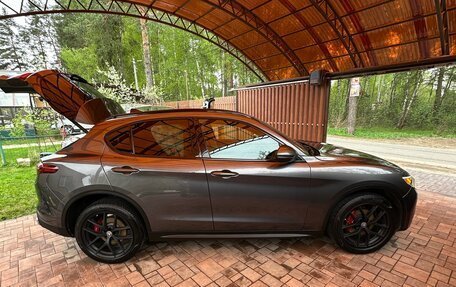 Alfa Romeo Stelvio, 2017 год, 3 100 000 рублей, 3 фотография