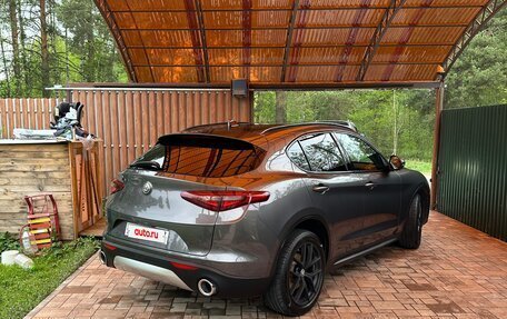 Alfa Romeo Stelvio, 2017 год, 3 100 000 рублей, 12 фотография