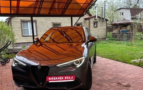 Alfa Romeo Stelvio, 2017 год, 3 100 000 рублей, 10 фотография