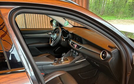 Alfa Romeo Stelvio, 2017 год, 3 100 000 рублей, 13 фотография