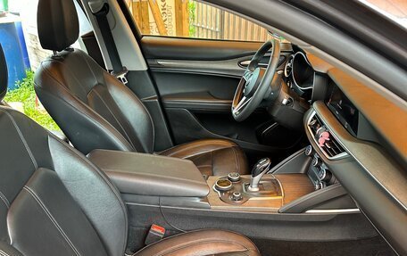 Alfa Romeo Stelvio, 2017 год, 3 100 000 рублей, 14 фотография