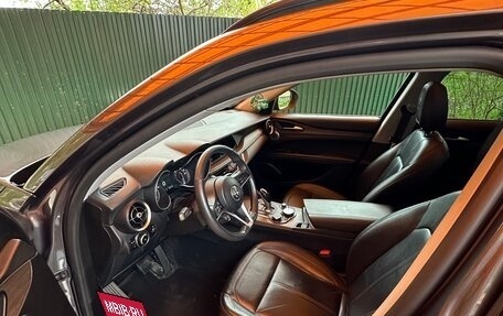 Alfa Romeo Stelvio, 2017 год, 3 100 000 рублей, 18 фотография